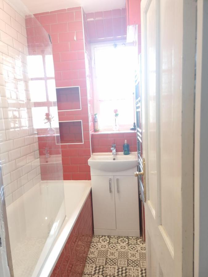 Beautiful 2 Bedroom Flat In Frampton Street Londres Exterior foto